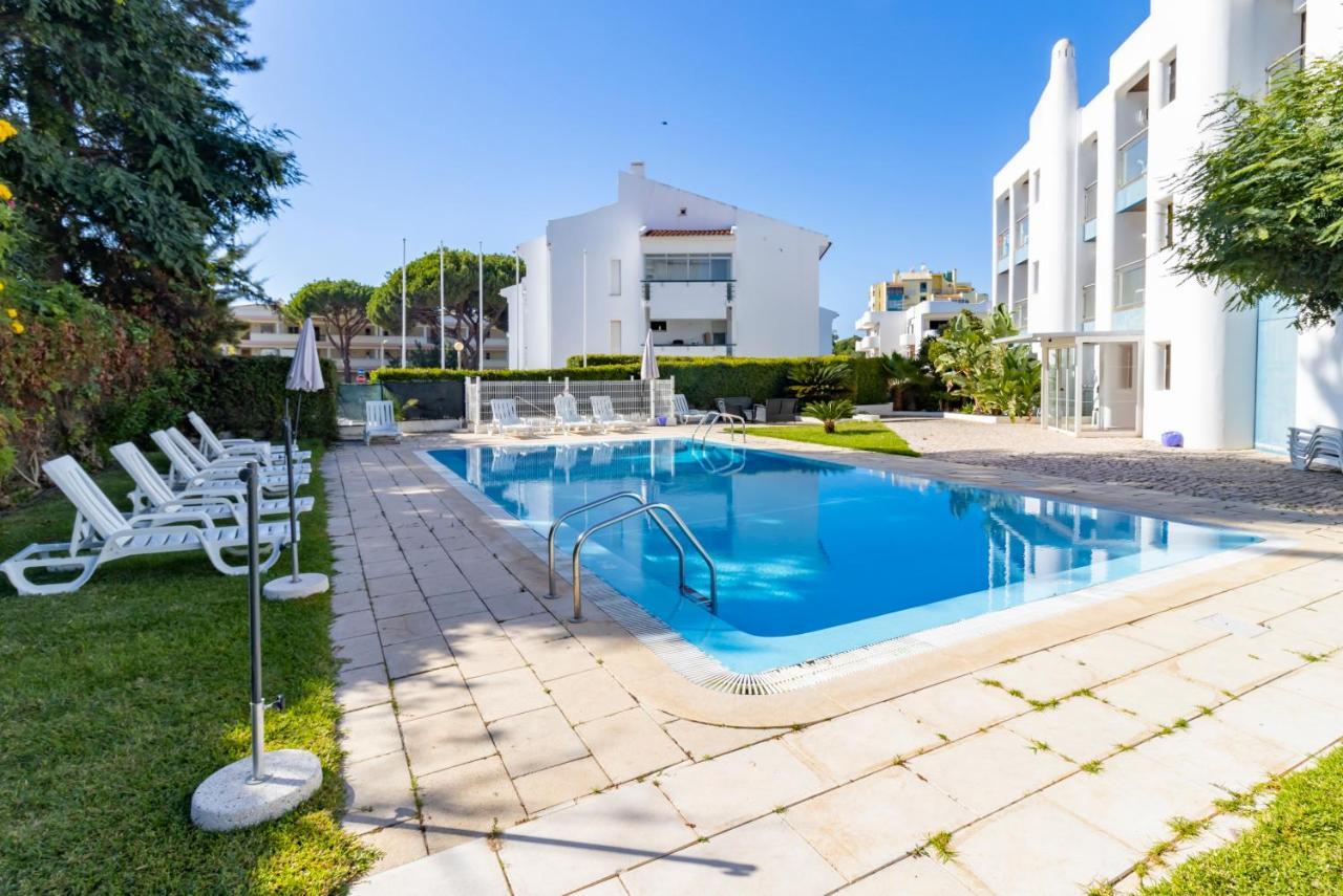 Zarco - Cosy Apartment In Vilamoura With A Balcony With View To The 2 Swimming Pools - Near The Beach & The Marina クアルテイラ エクステリア 写真